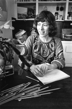 1974-circa-leslie-in-her-apartment-at-2636-etna-st-berkeley-photo-by-dennis-galloway